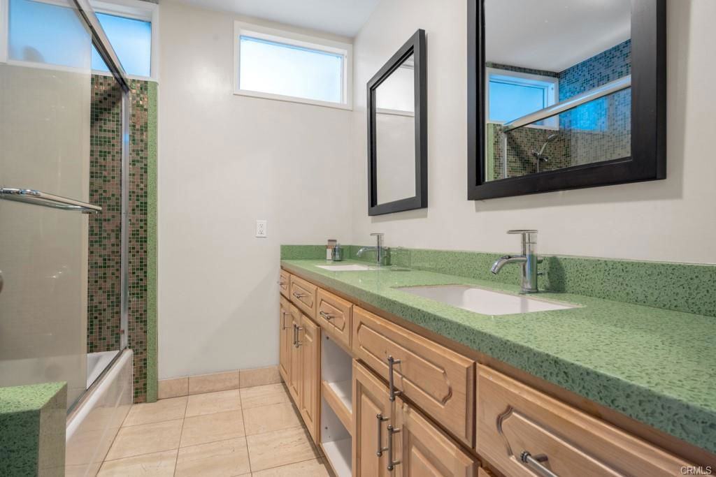 10151 Babbitt Ave - Photo 4 of 8