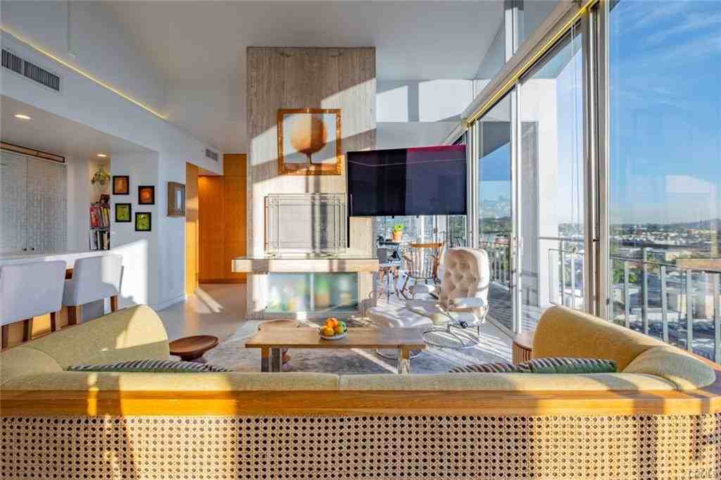 1155 N Brand Blvd - Photo 5 of 8