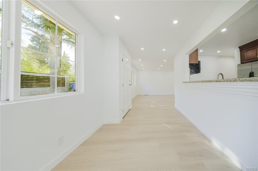 10431 Las Lunitas Ave - Photo 2 of 5