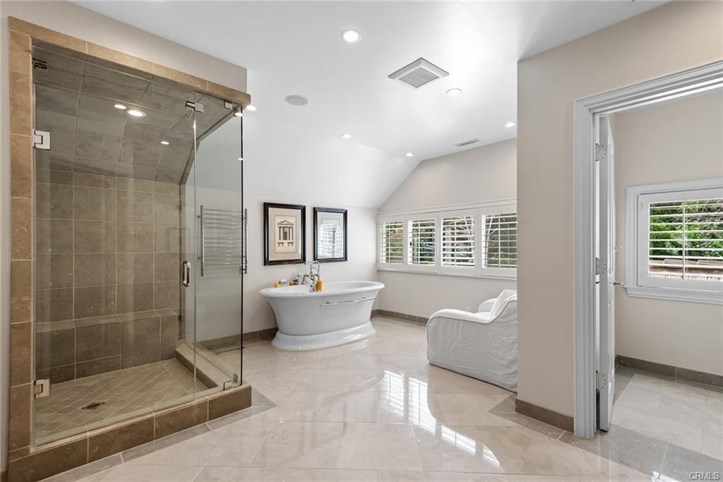 24308 Bridle Trail Rd - Photo 2 of 8