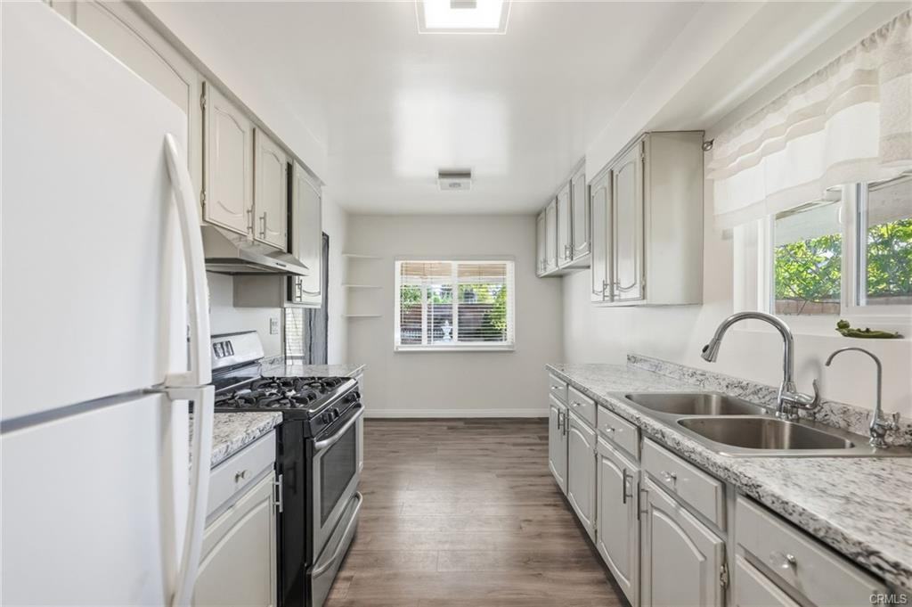 10418 Gothic Avenue - Photo 2 of 8