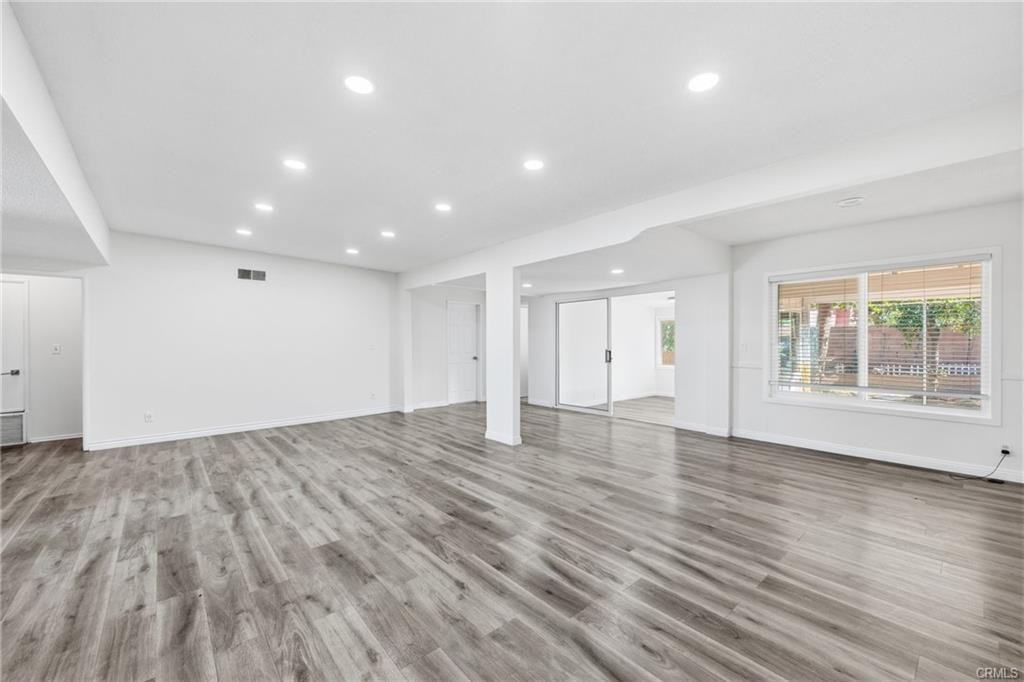 10418 Gothic Avenue - Photo 4 of 8