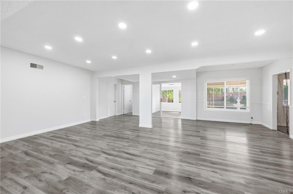 10418 Gothic Avenue - Photo 6 of 8