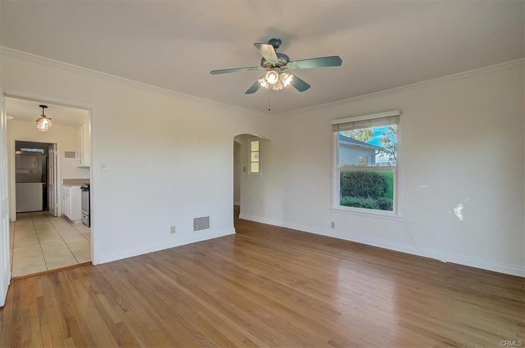 10847 Balboa Boulevard - Photo 2 of 8