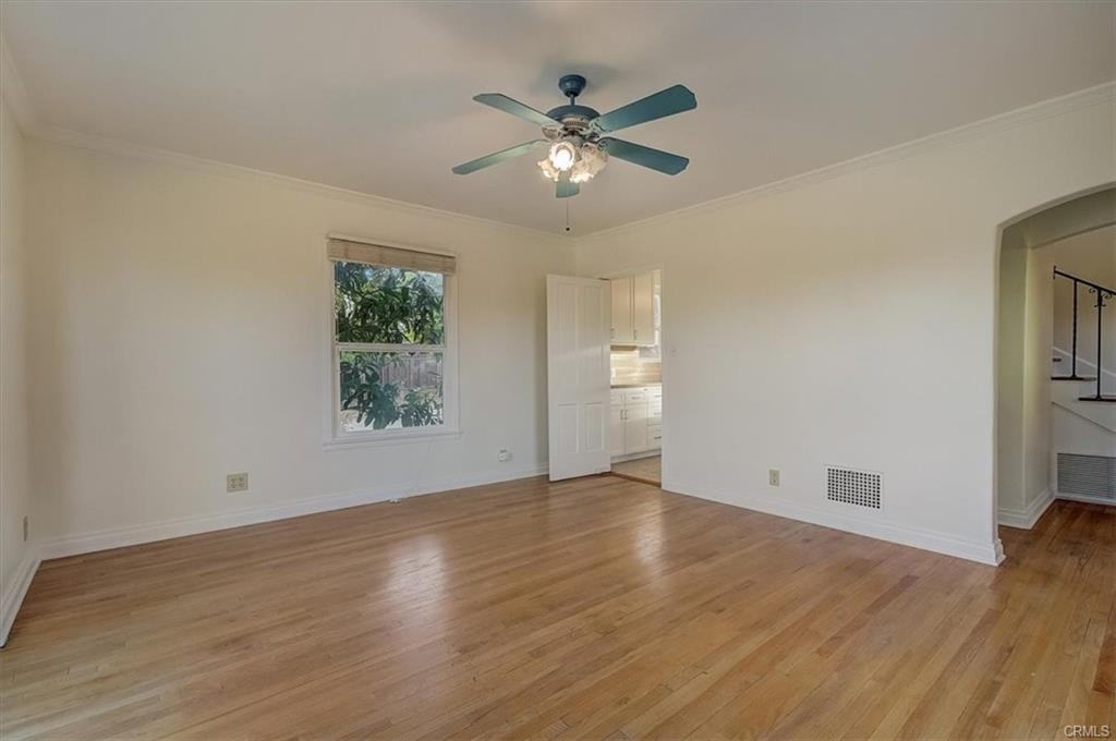 10847 Balboa Boulevard - Photo 3 of 8