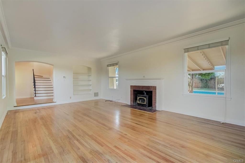 10847 Balboa Boulevard - Photo 5 of 8