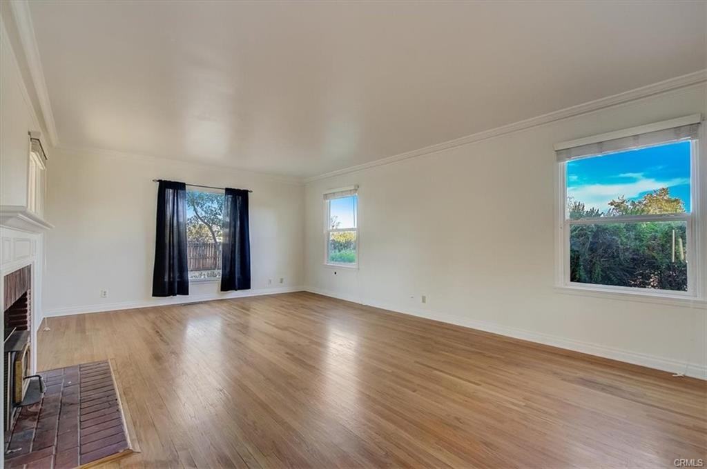 10847 Balboa Boulevard - Photo 6 of 8