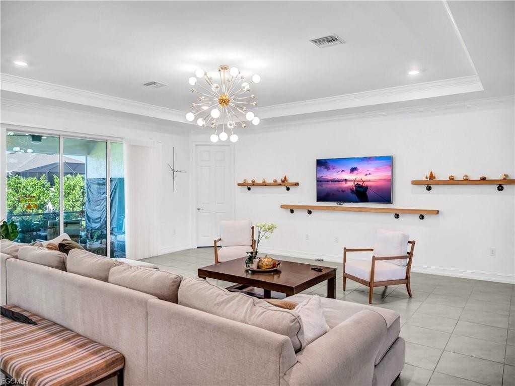 3242 Baravaldo Cir - Photo 3 of 8