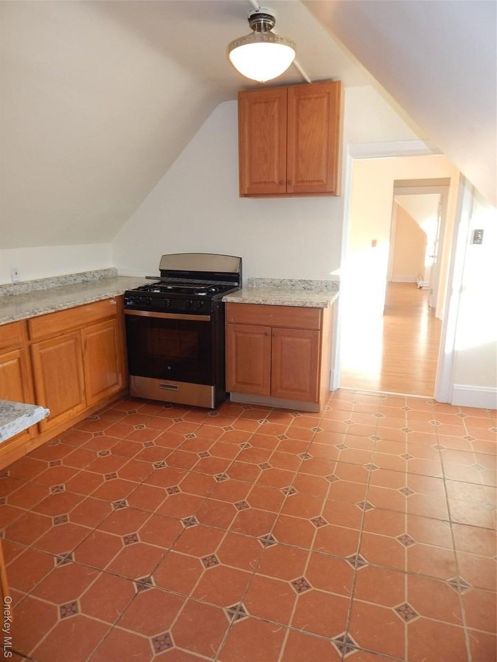 5 John St Apt 3rd #3rdFLPH - Photo 7 of 29