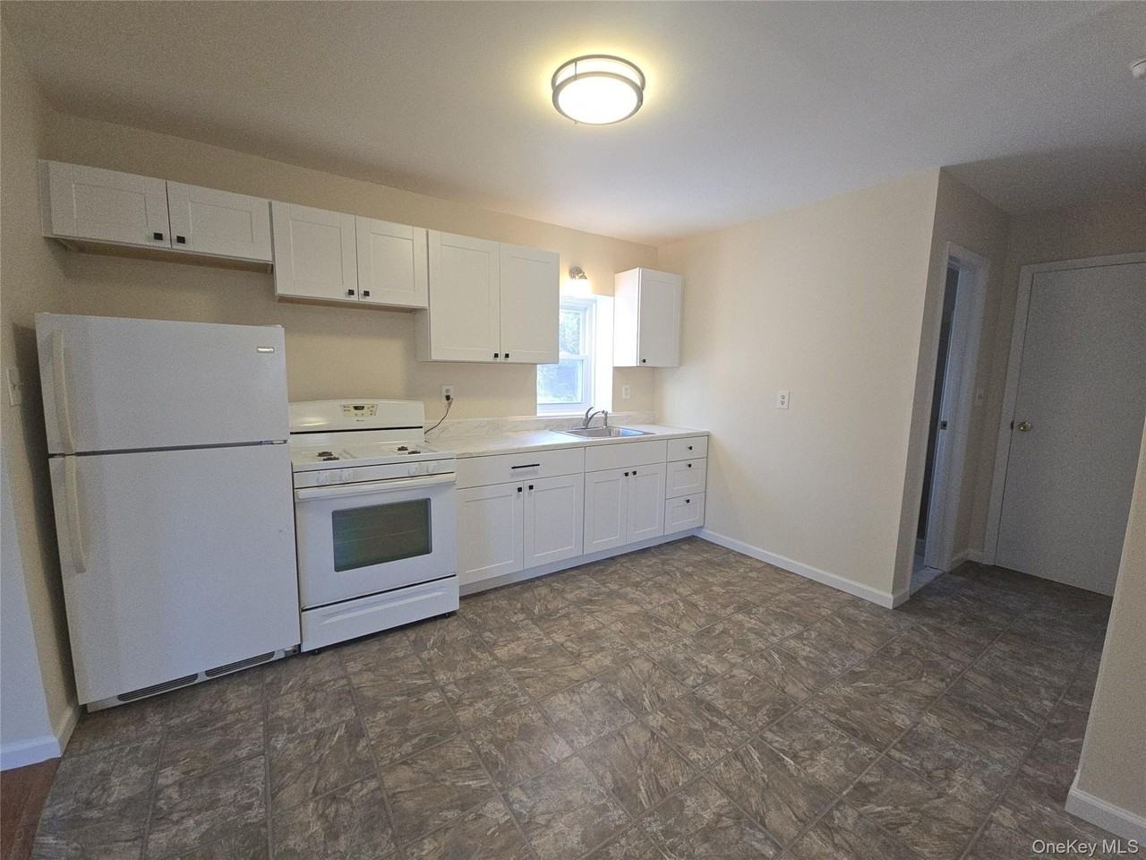 91 Holloran Road - Photo 2 of 22