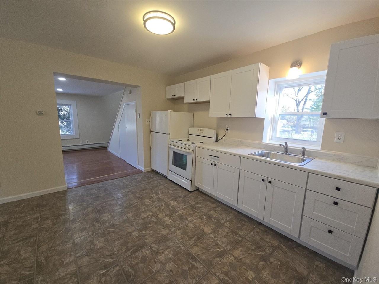 91 Holloran Road - Photo 3 of 22