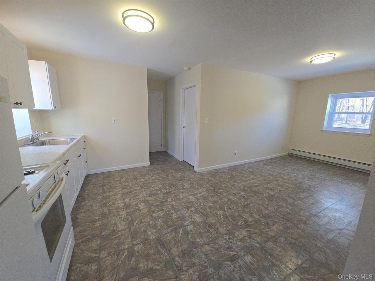 91 Holloran Road - Photo 4 of 22