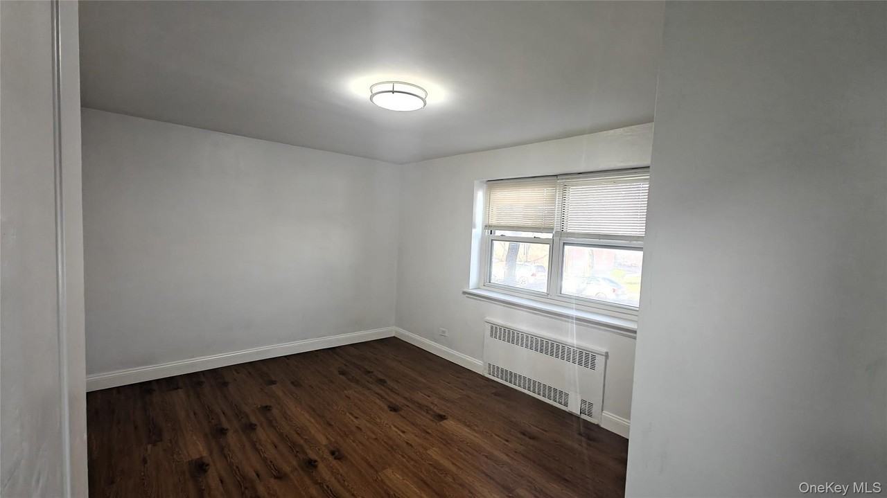 Grand Central Parkway - Photo 3 of 11