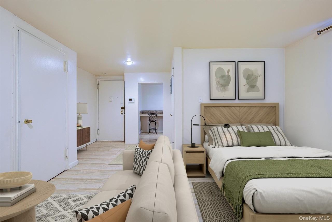 25 Burns St Apt 1a #1A - Photo 6 of 23