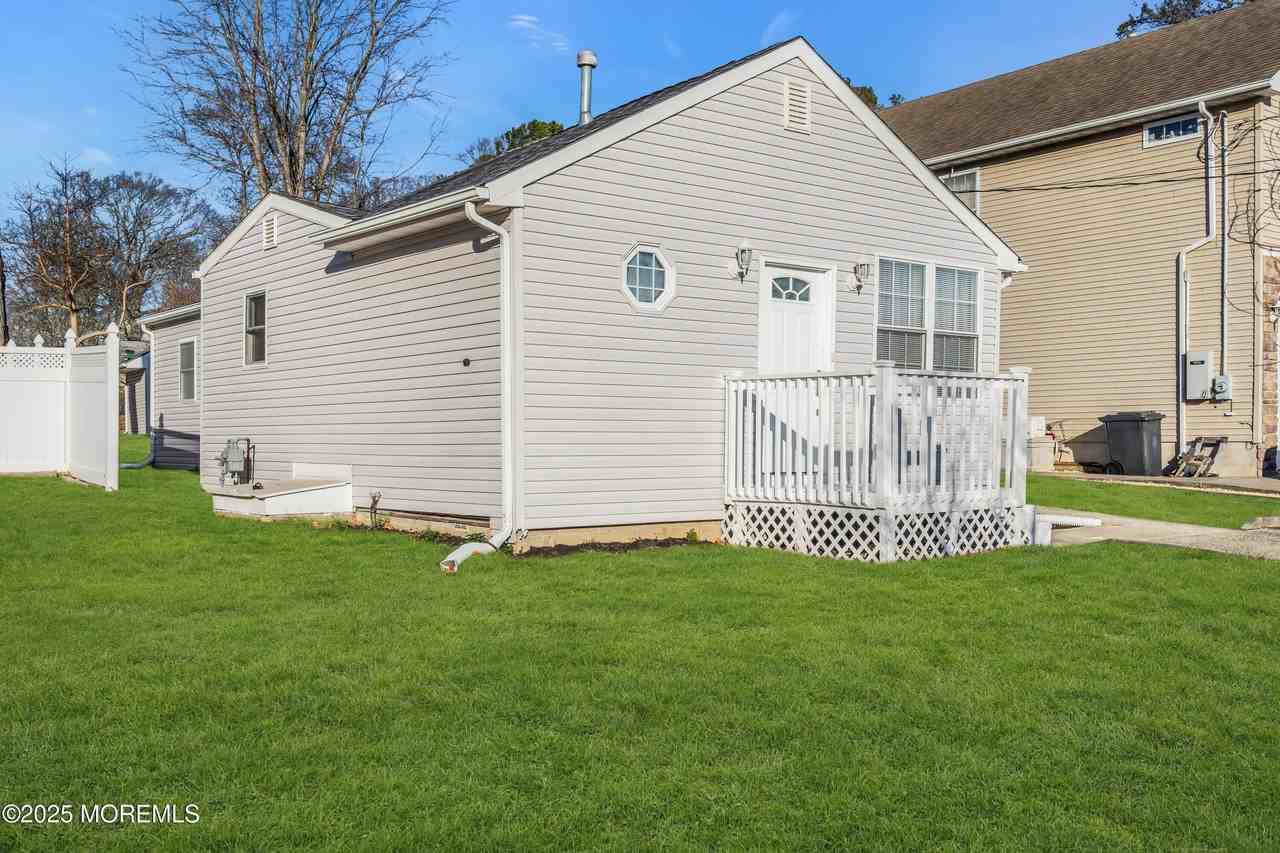 315 Elizabeth Avenue - Photo 3 of 31