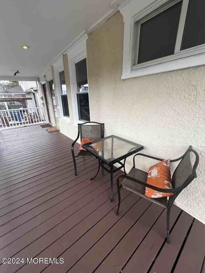 615 2nd Ave Apt 1 #1 - Photo 4 of 39