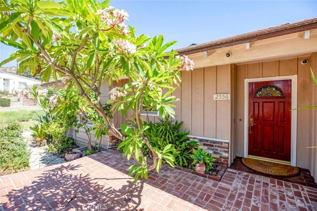 2556 Purvis Dr - Photo 4 of 50