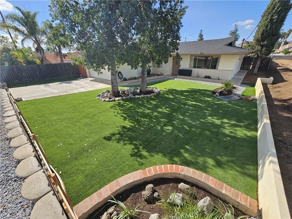 11981 Franklin Street - Photo 5 of 18