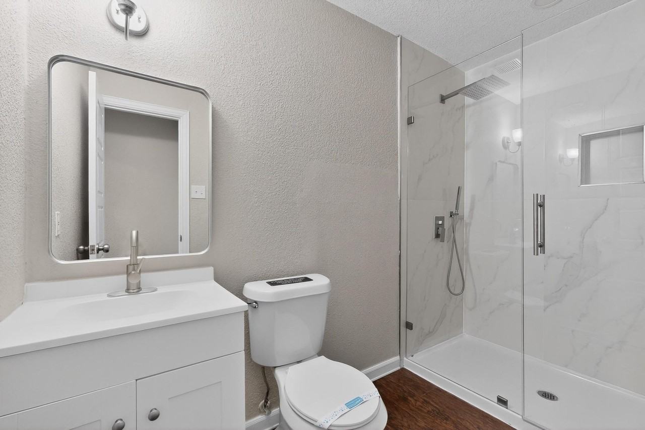 Hartford Dr - Photo 3 of 11