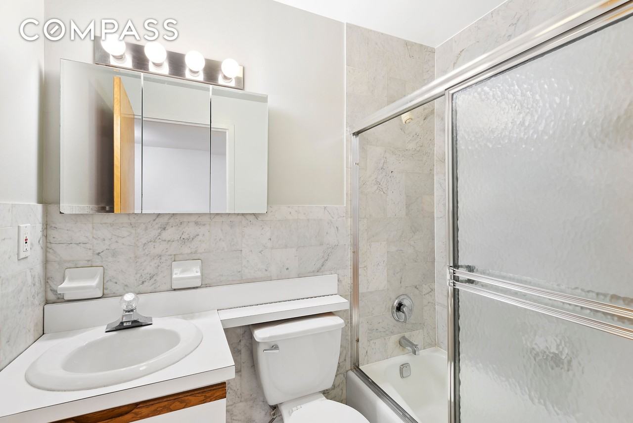 325 W 51st St #3A - Photo 5 of 8