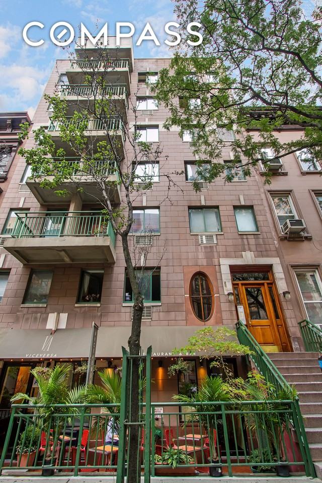 325 W 51st St #3A - Photo 7 of 8