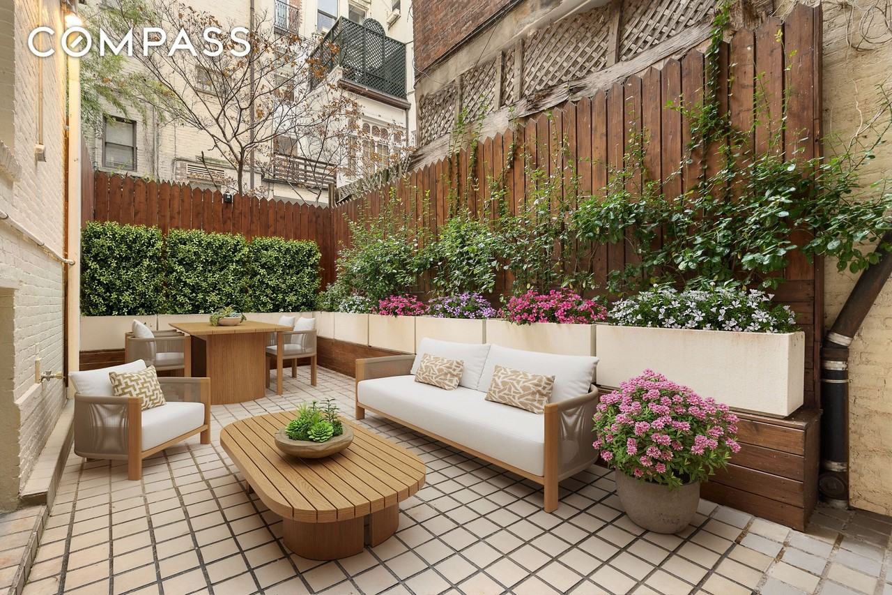 16 E 77th St - Photo 2 of 11