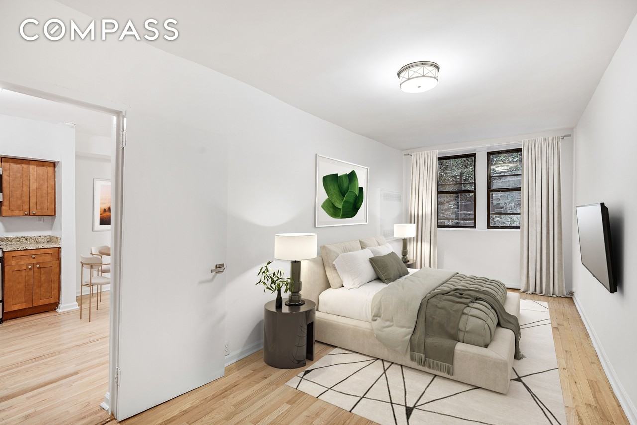 433 E 83rd St #B2 - Photo 4 of 5