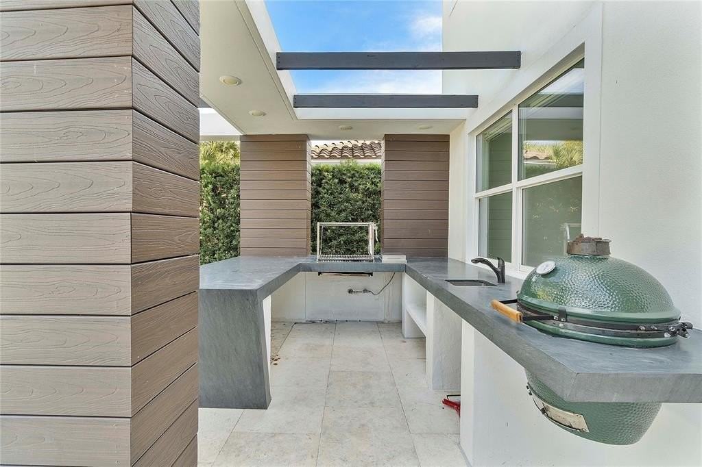 12015 Northwest 83rd Place - Photo 3 of 50