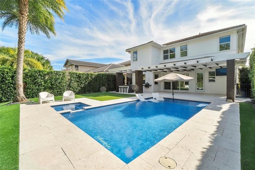 12015 Northwest 83rd Place - Photo 4 of 50