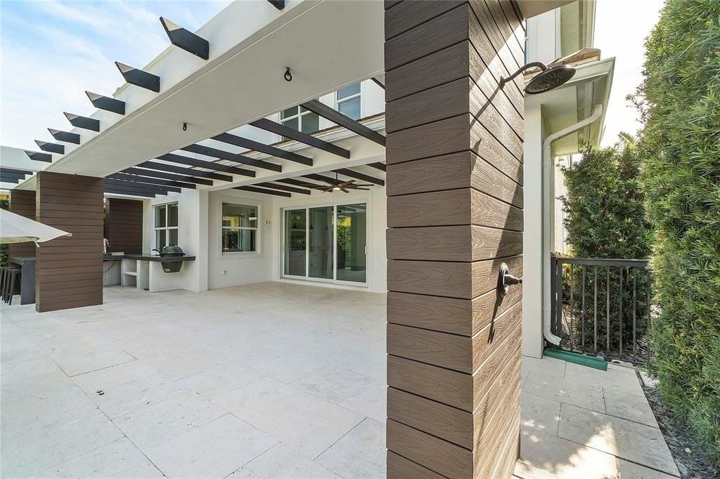 12015 Northwest 83rd Place - Photo 5 of 50