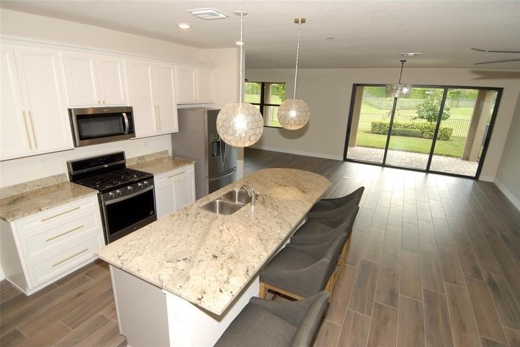 4628 Pinehurst Trl E - Photo 4 of 39