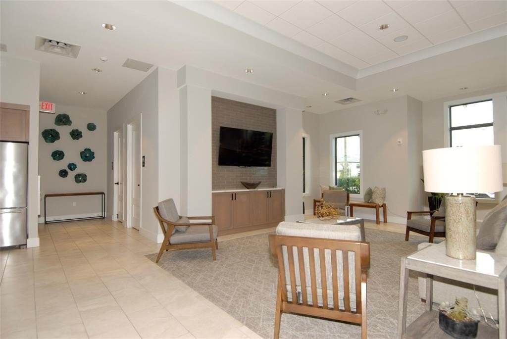 4628 Pinehurst Trl E - Photo 6 of 39