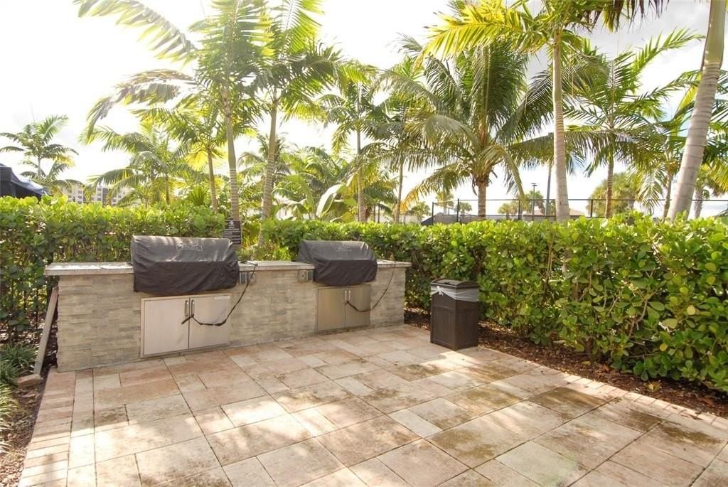 4628 Pinehurst Trl E - Photo 5 of 39