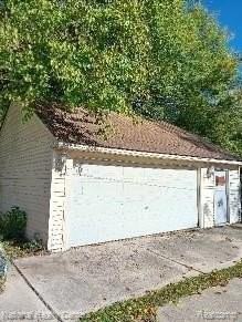 15828 Winston Avenue - Photo 4 of 13