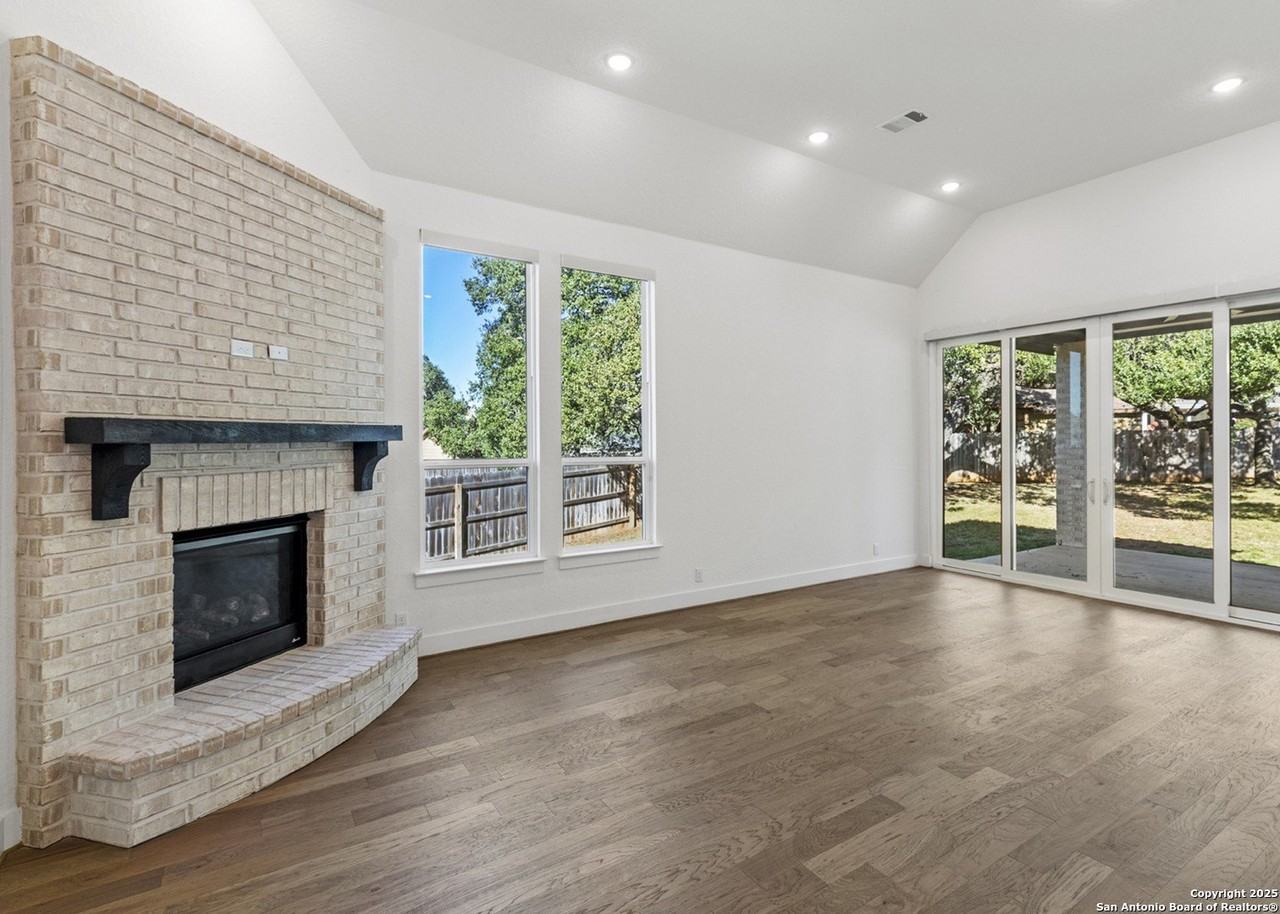 26643 White Eagle Dr - Photo 5 of 48