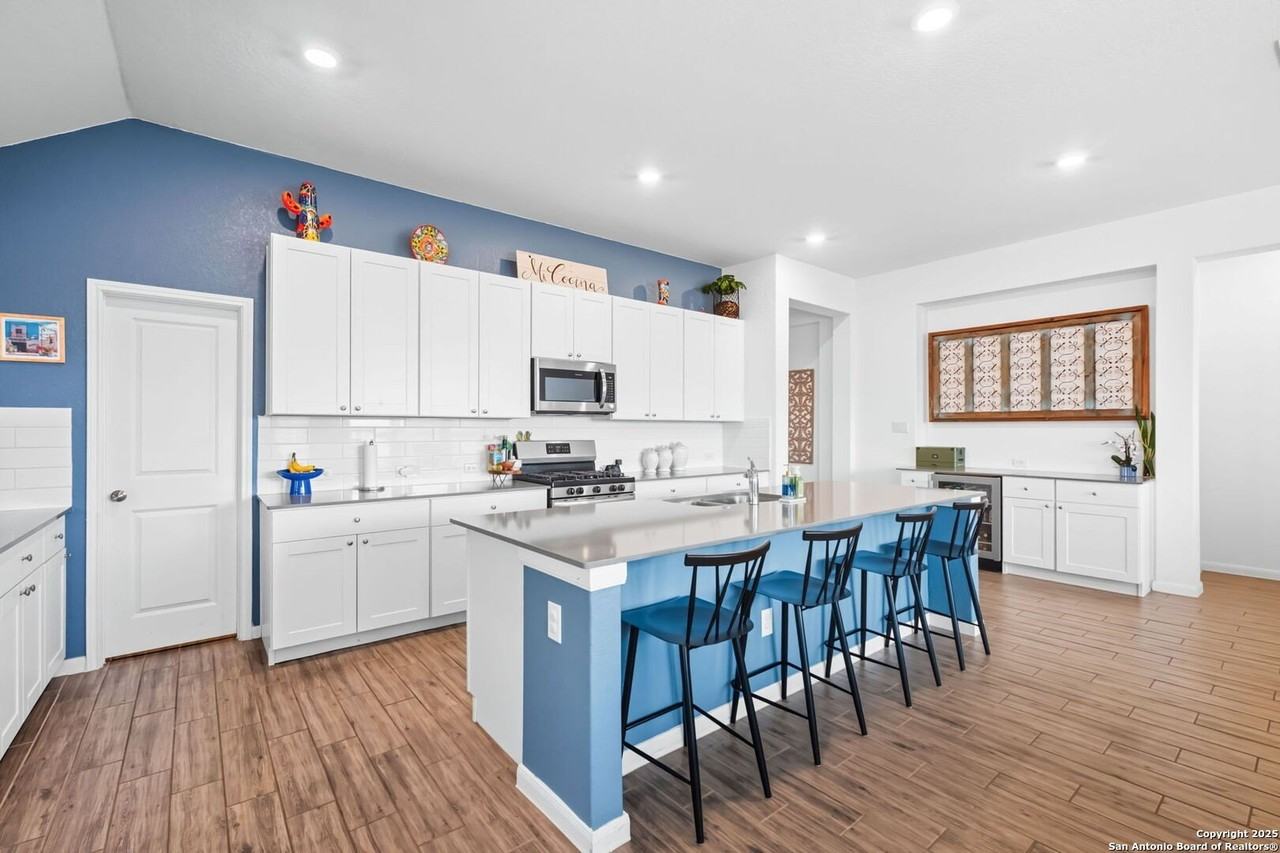 8950 Rancher Place - Photo 4 of 34