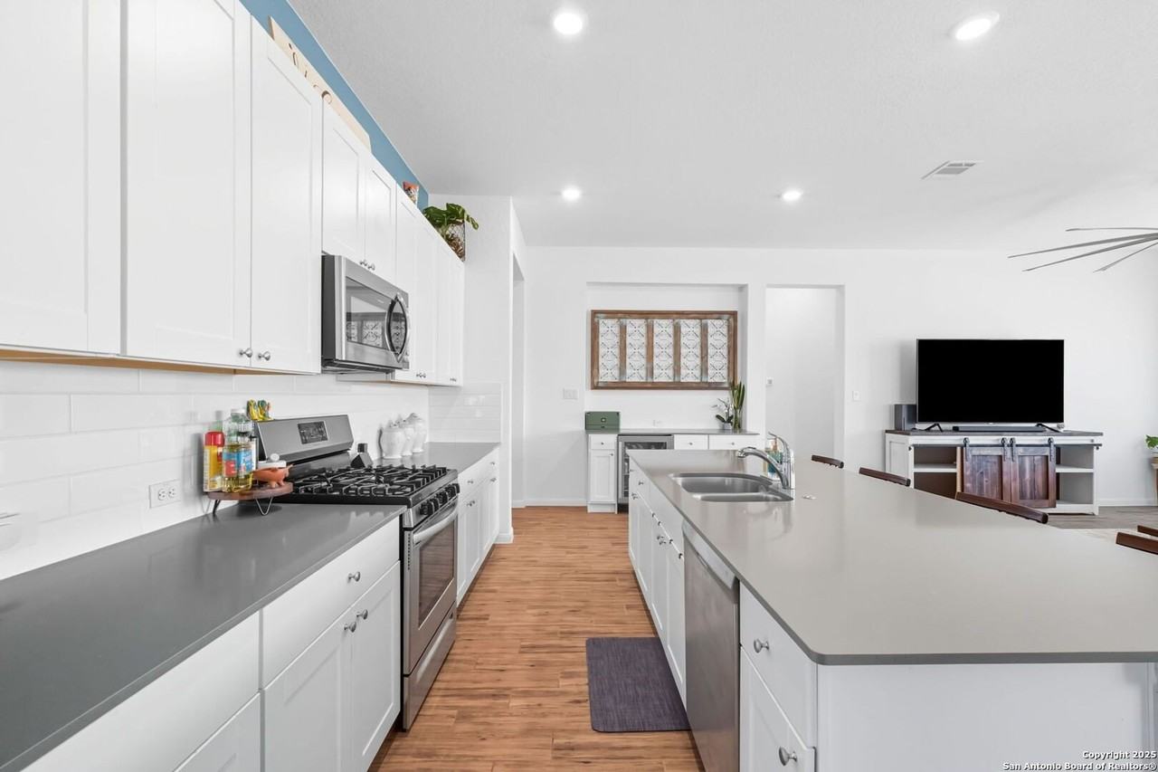 8950 Rancher Place - Photo 6 of 34