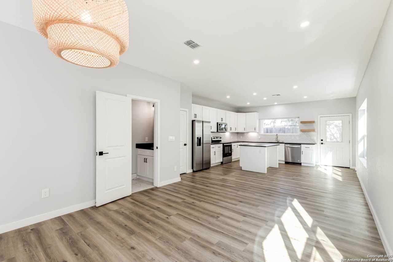 811 811 Nevada unit: # 2 #2 - Photo 7 of 26