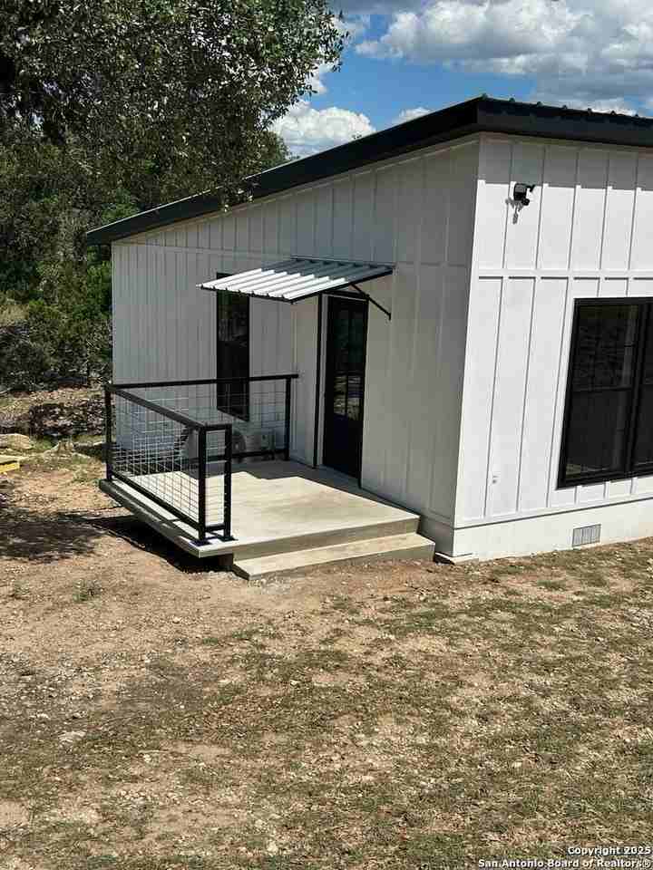 403 Private Road 1523 - Photo 5 of 39