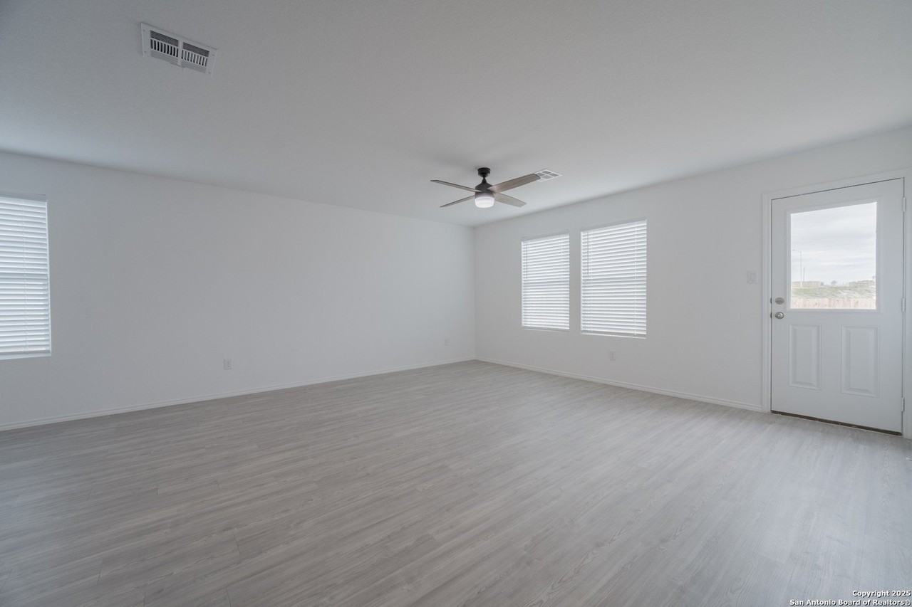 2737 Green Finch - Photo 5 of 15