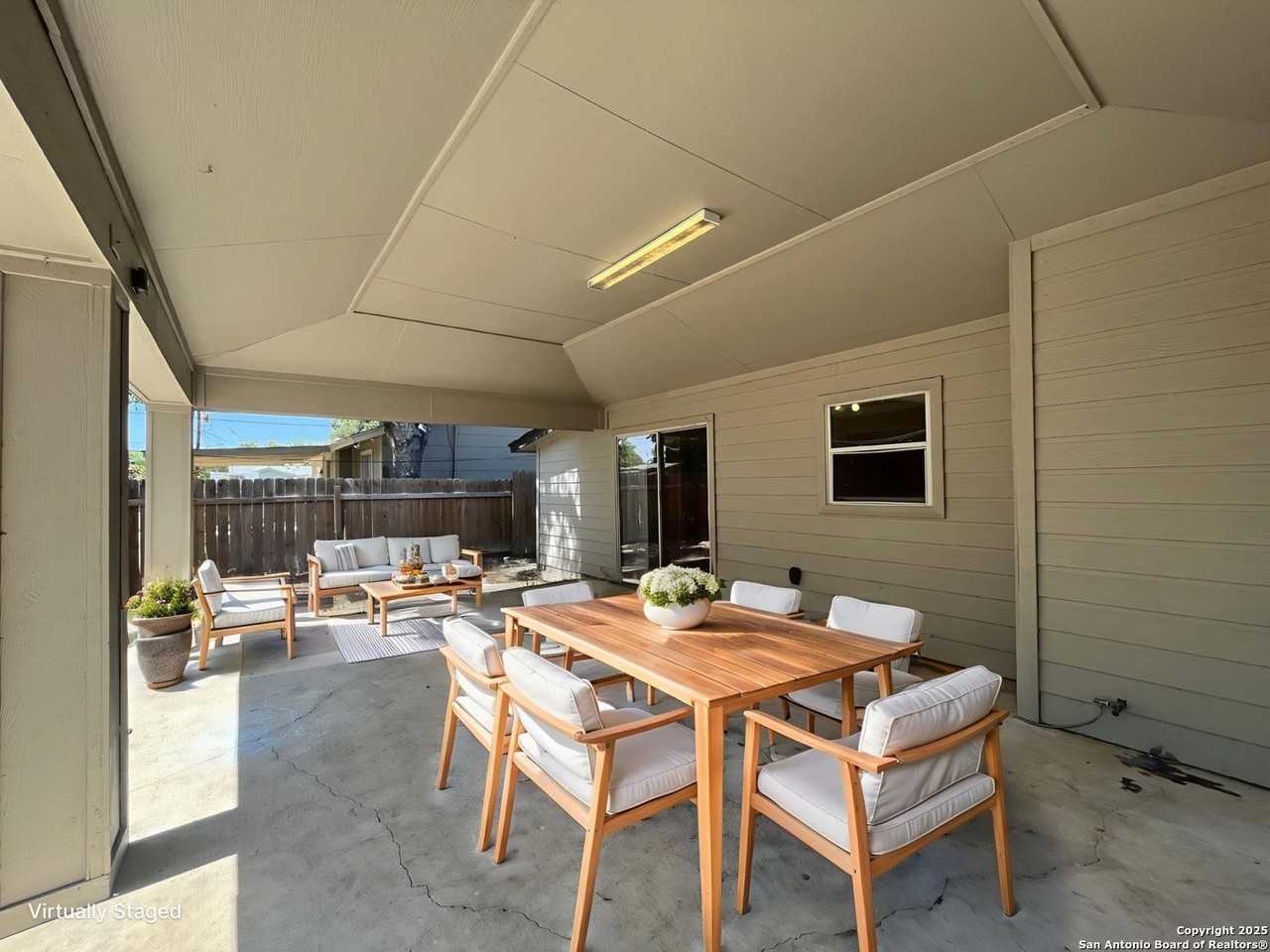 4102 Judivan - Photo 5 of 33