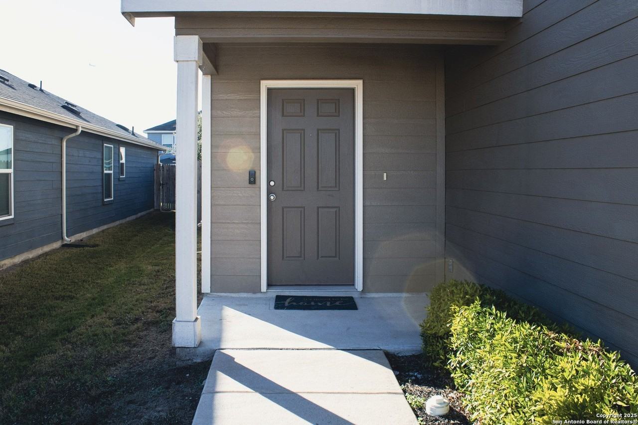 5819 Rolling Gln - Photo 3 of 18