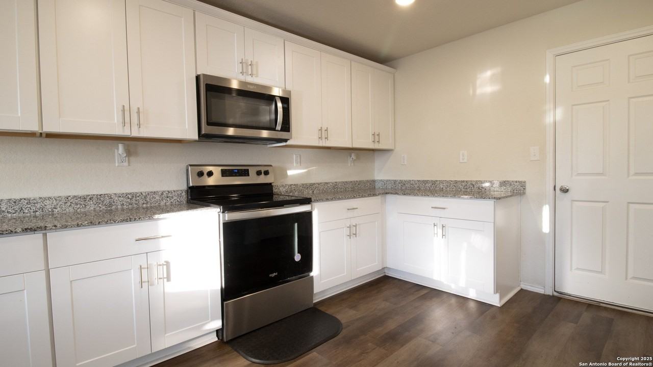 5819 Rolling Gln - Photo 6 of 18