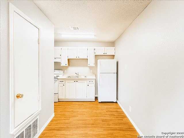 515 Humble Avenue #106 - Photo 3 of 12