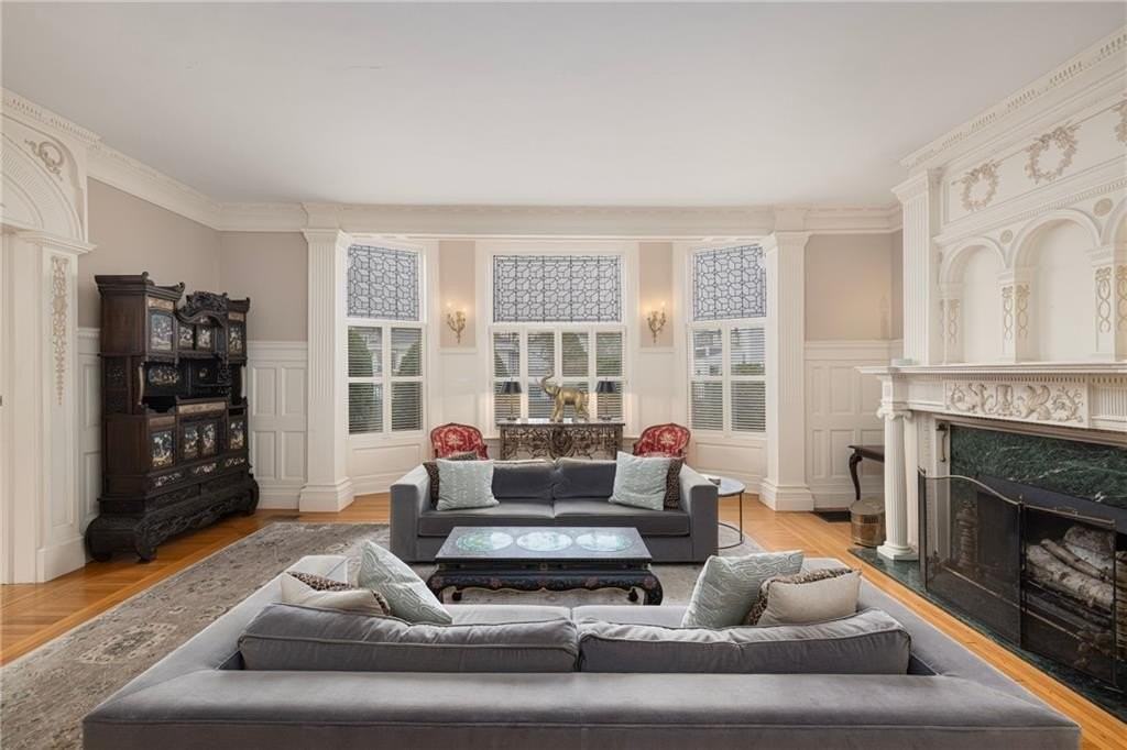 4 Hunter Avenue - Photo 7 of 49