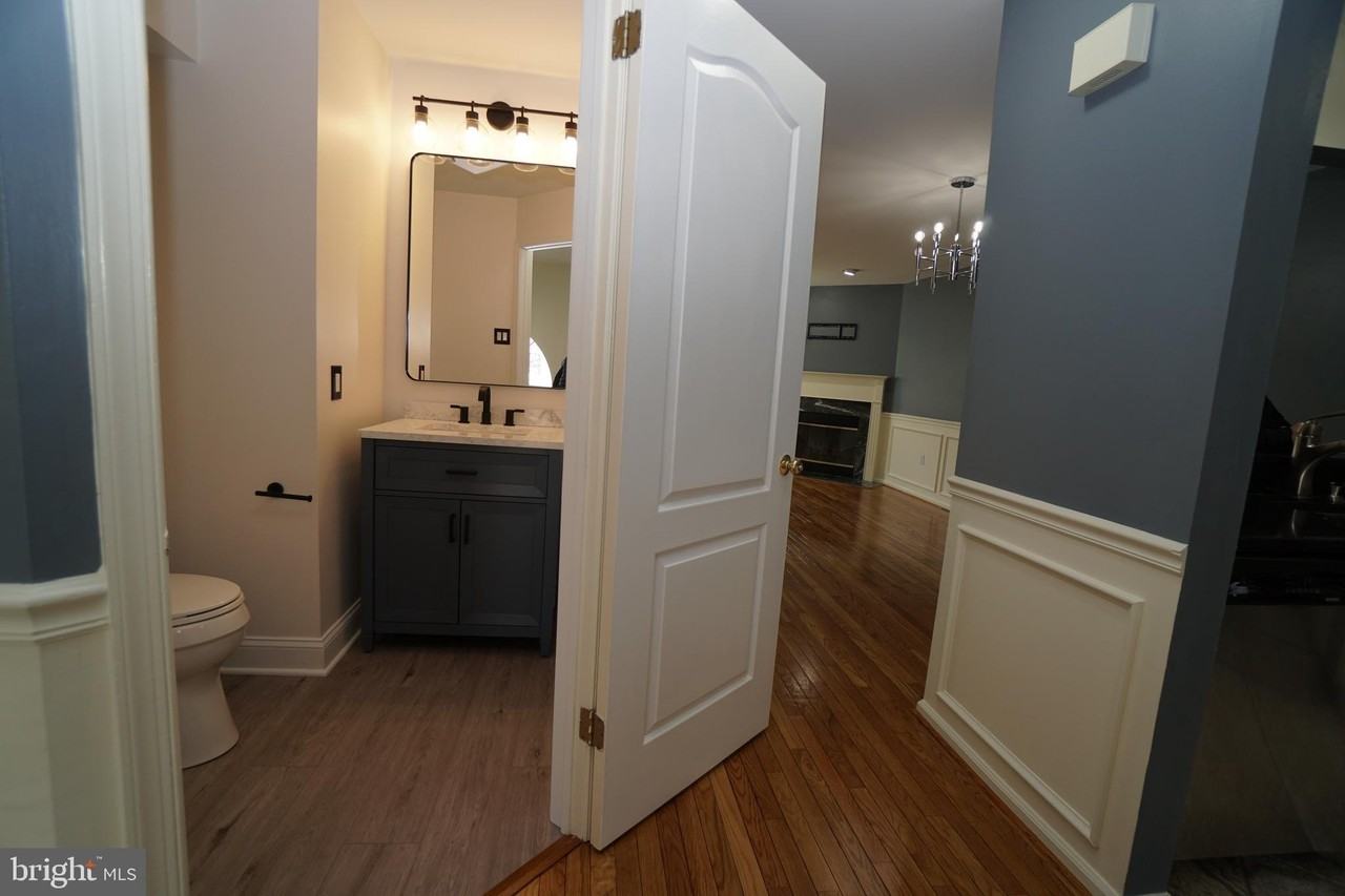 2000 Harvard Drive - Photo 5 of 50