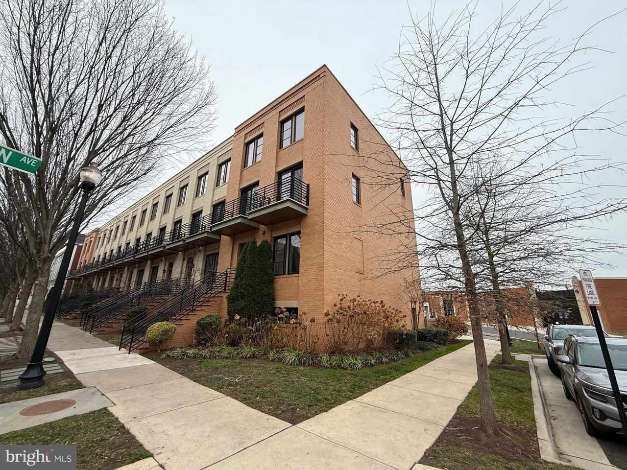 1434 Van Valkenburgh Lane - Photo 2 of 35