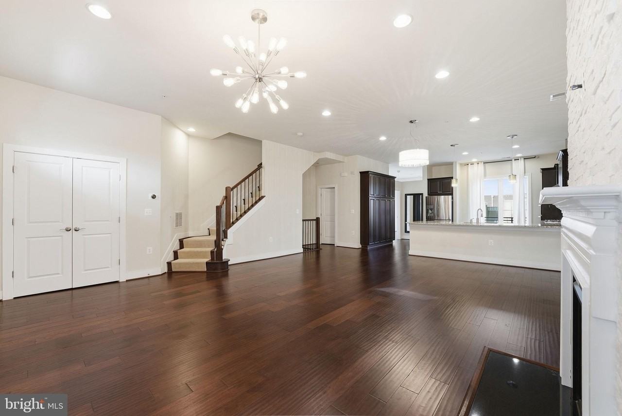 1434 Van Valkenburgh Lane - Photo 3 of 35