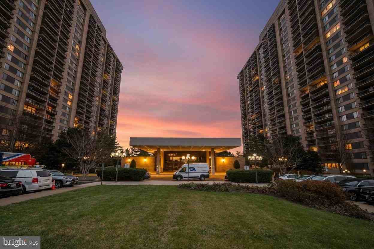 3701 S George Mason Dr Unit 710n #710N - Photo 2 of 30