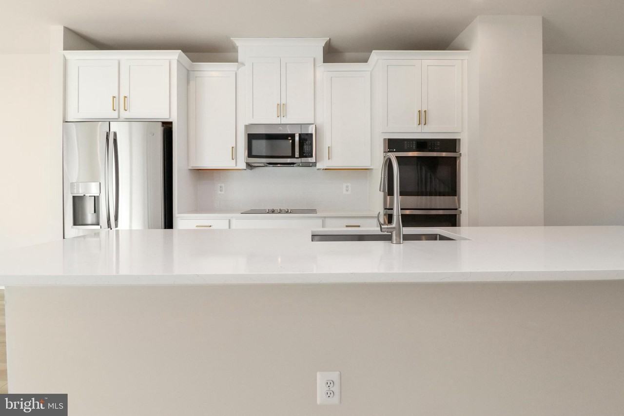 2176 Glacier Road - Photo 7 of 42